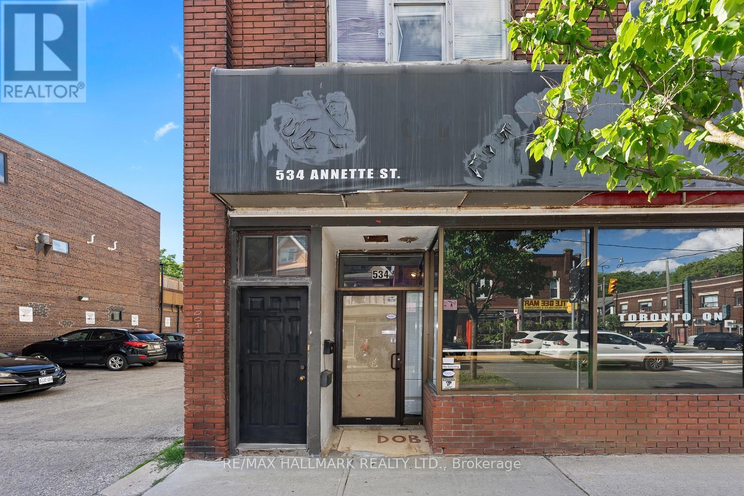 534 Annette Street, Toronto, Ontario  M6S 2C2 - Photo 3 - W13477160