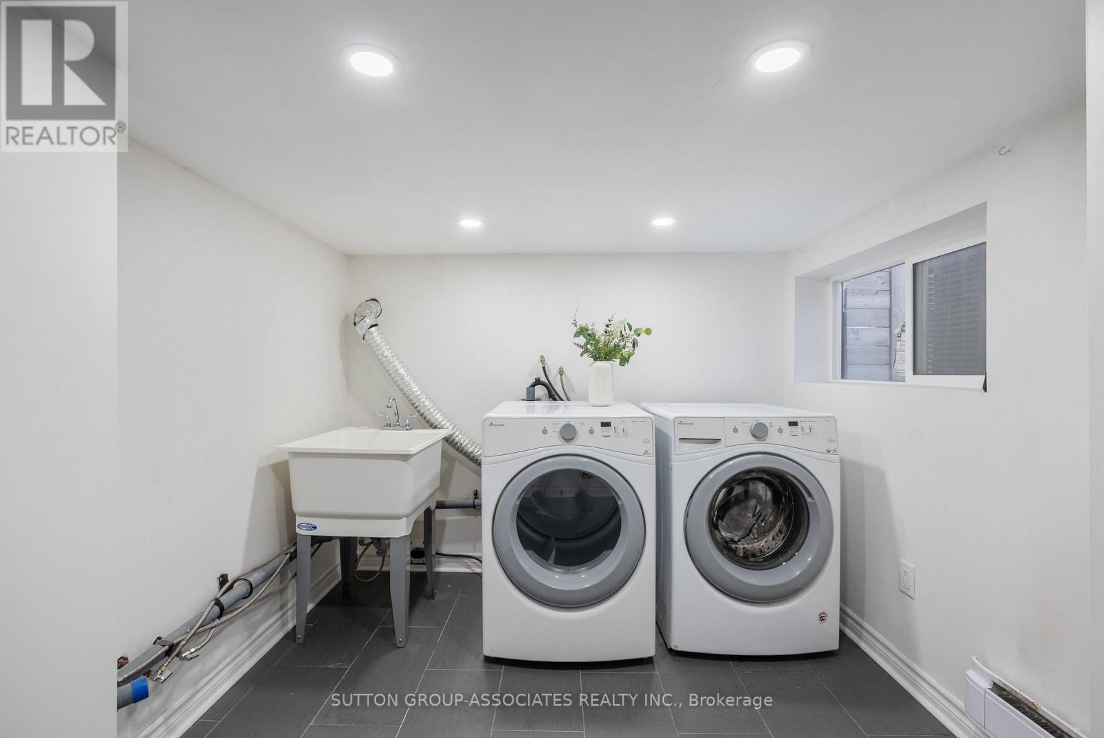 Bsmt - 10 Innes Avenue, Toronto, Ontario  M6E 1M8 - Photo 9 - W13477180