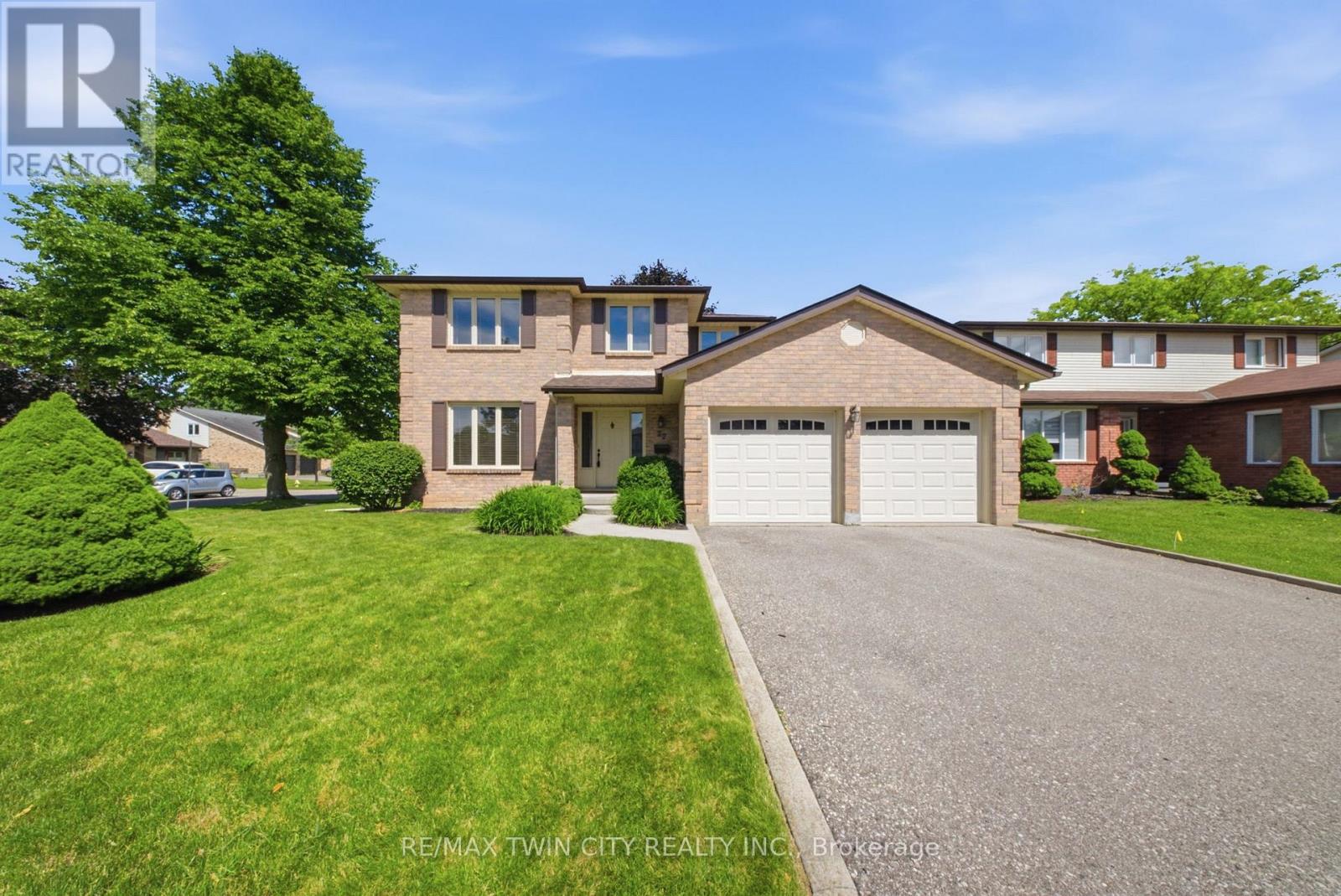 22 COLONIAL CRESCENT, Brantford, Ontario