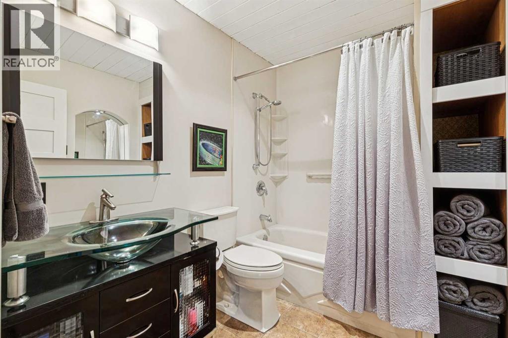 4024 Grove Hill Road Sw, Calgary, Alberta  T3E 4E6 - Photo 13 - A2320411