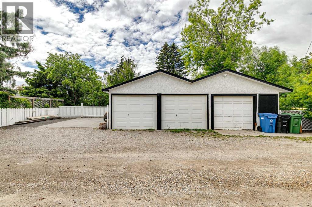 4024 Grove Hill Road Sw, Calgary, Alberta  T3E 4E6 - Photo 18 - A2320411
