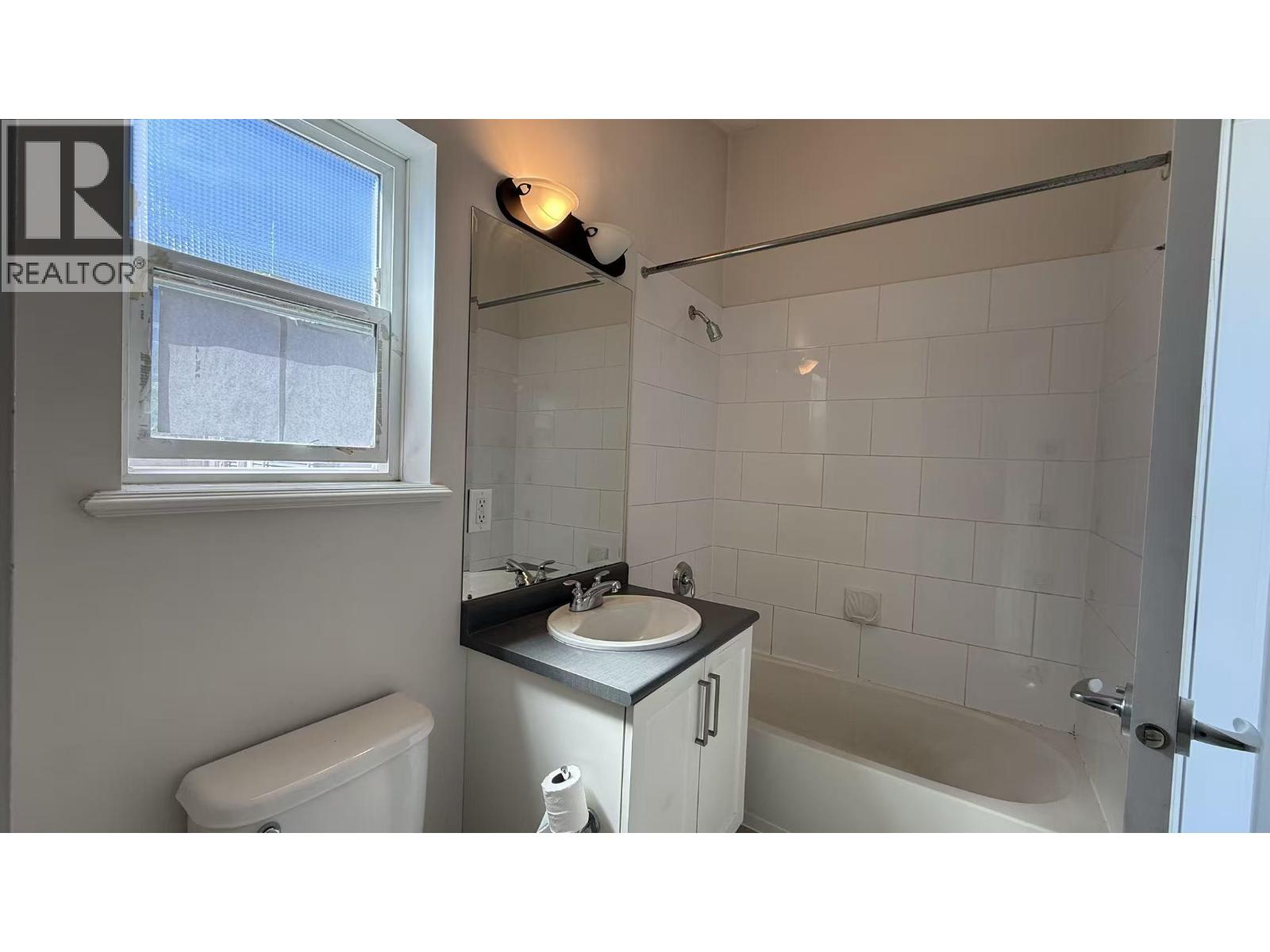 Laneway 3430 Roxton Avenue, Coquitlam, British Columbia  V3E 3H7 - Photo 10 - R3138781