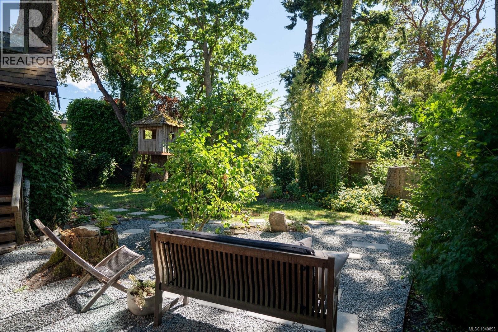 10301 West Saanich Rd, North Saanich, British Columbia  V8L 5T8 - Photo 32 - 1040893