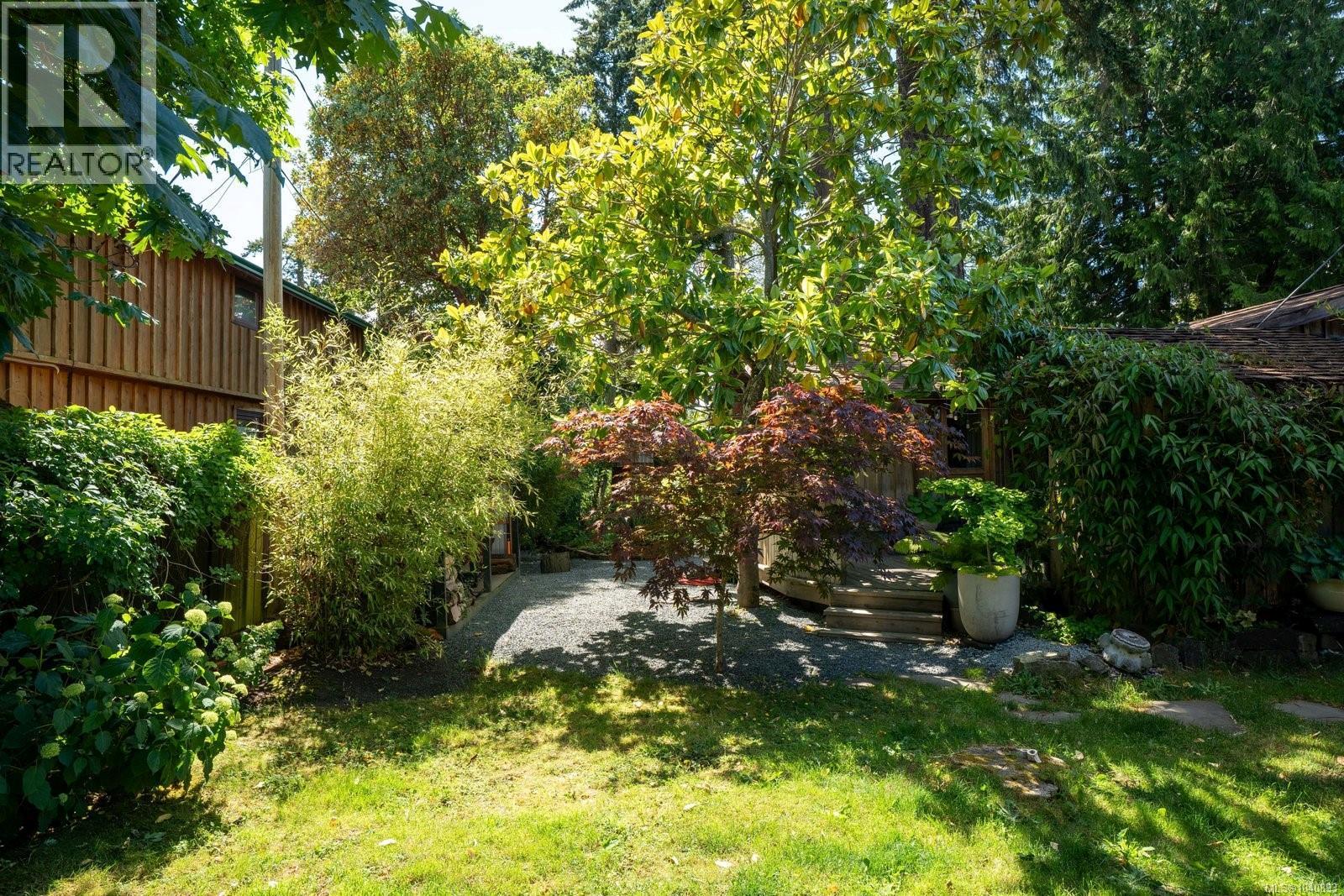10301 West Saanich Rd, North Saanich, British Columbia  V8L 5T8 - Photo 35 - 1040893
