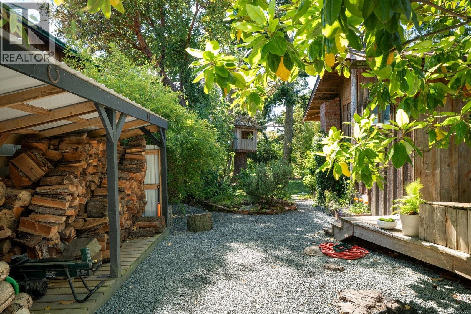 10301 West Saanich Rd, North Saanich, British Columbia  V8L 5T8 - Photo 36 - 1040893