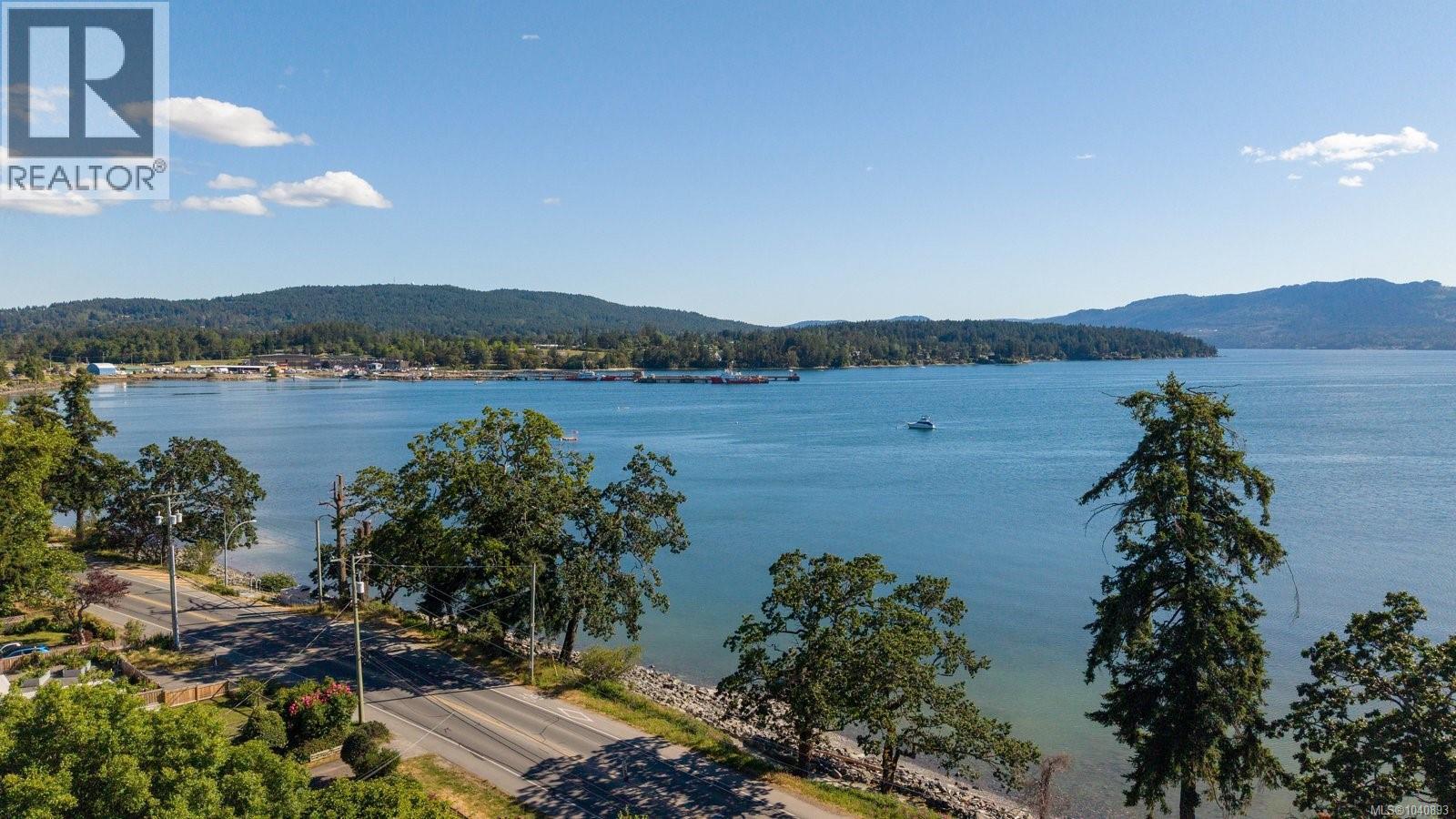 10301 West Saanich Rd, North Saanich, British Columbia  V8L 5T8 - Photo 4 - 1040893
