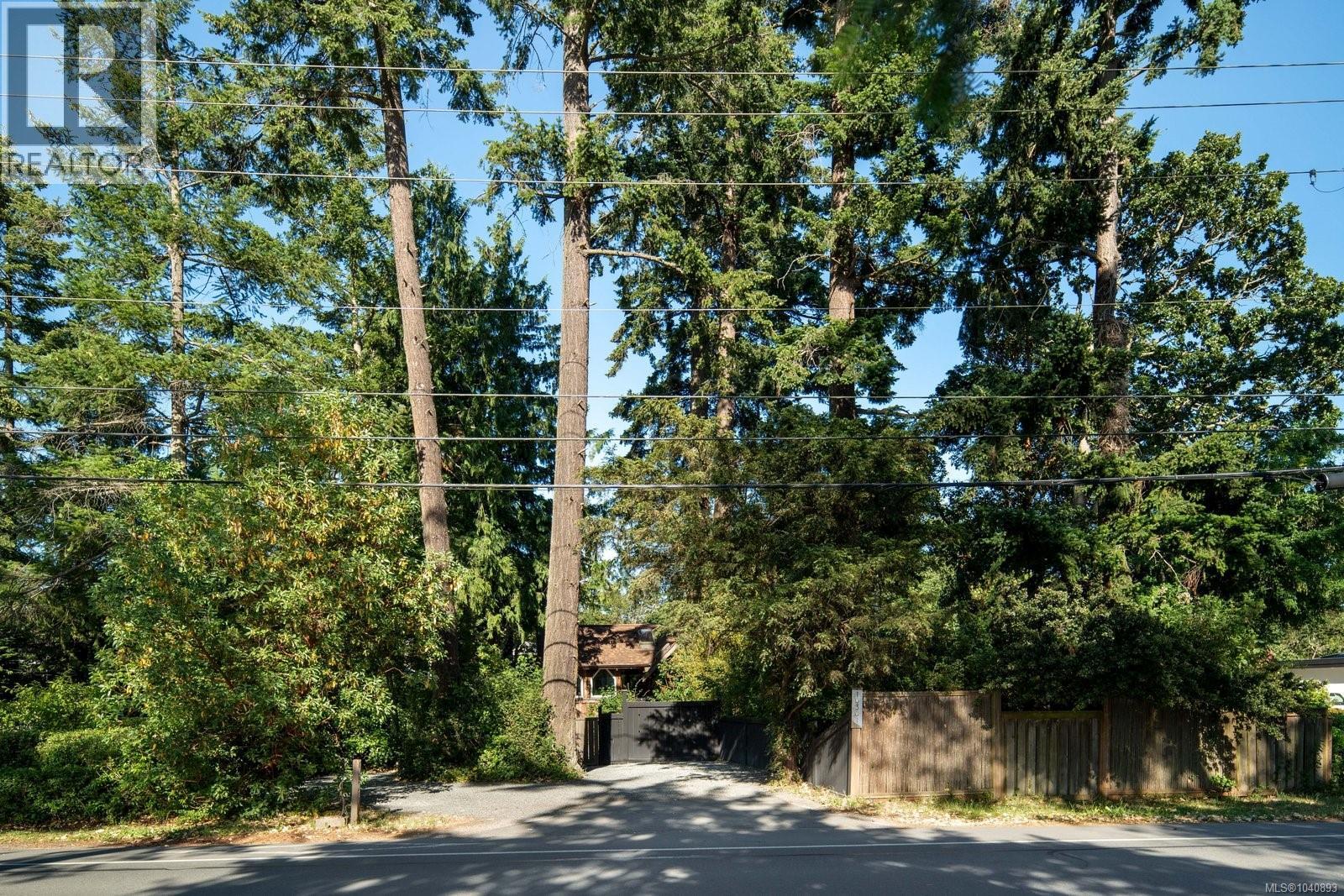 10301 West Saanich Rd, North Saanich, British Columbia  V8L 5T8 - Photo 42 - 1040893