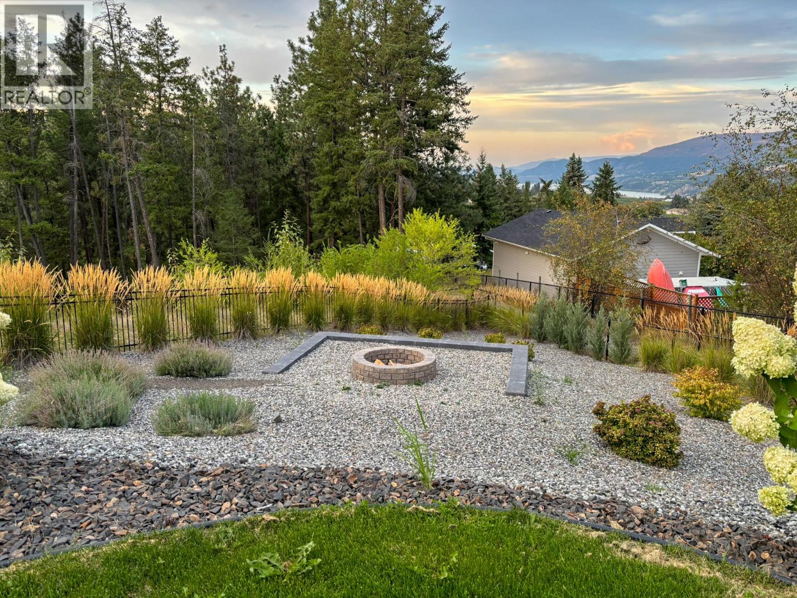 10283 Beacon Hill Drive, Lake Country, British Columbia  V4V 0A9 - Photo 31 - 10391567