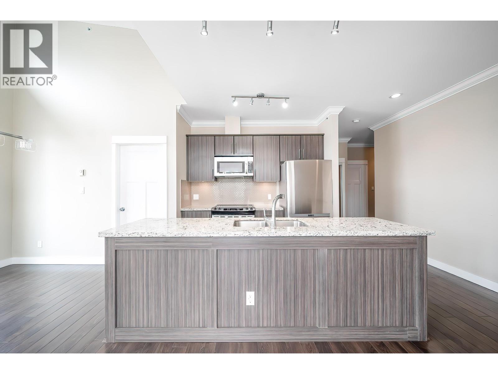 403 6888 Royal Oak Avenue, Burnaby, British Columbia V5J 4J2 - Photo 3 - R3136886