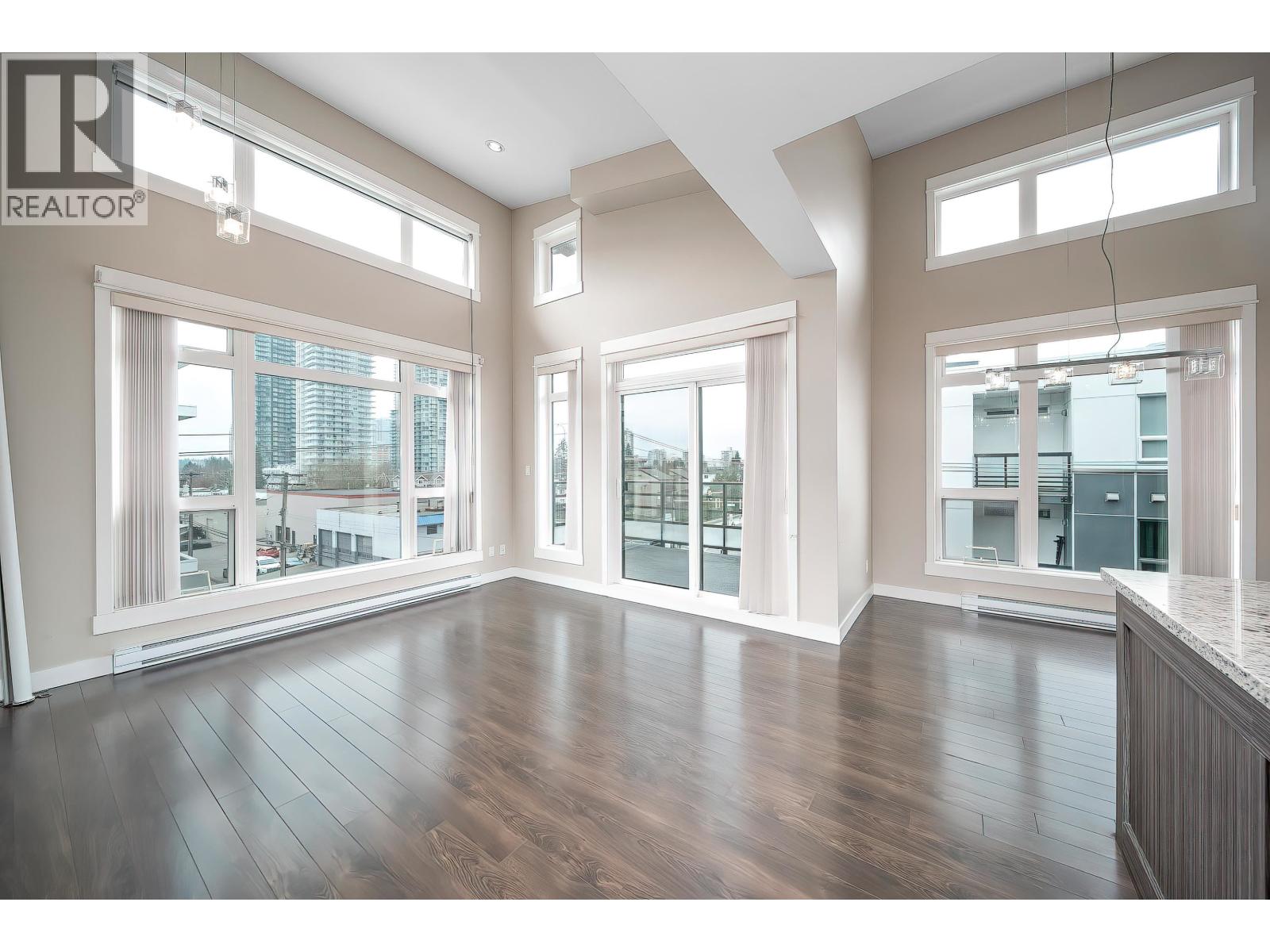 403 6888 Royal Oak Avenue, Burnaby, British Columbia V5J 4J2 - Photo 2 - R3136886