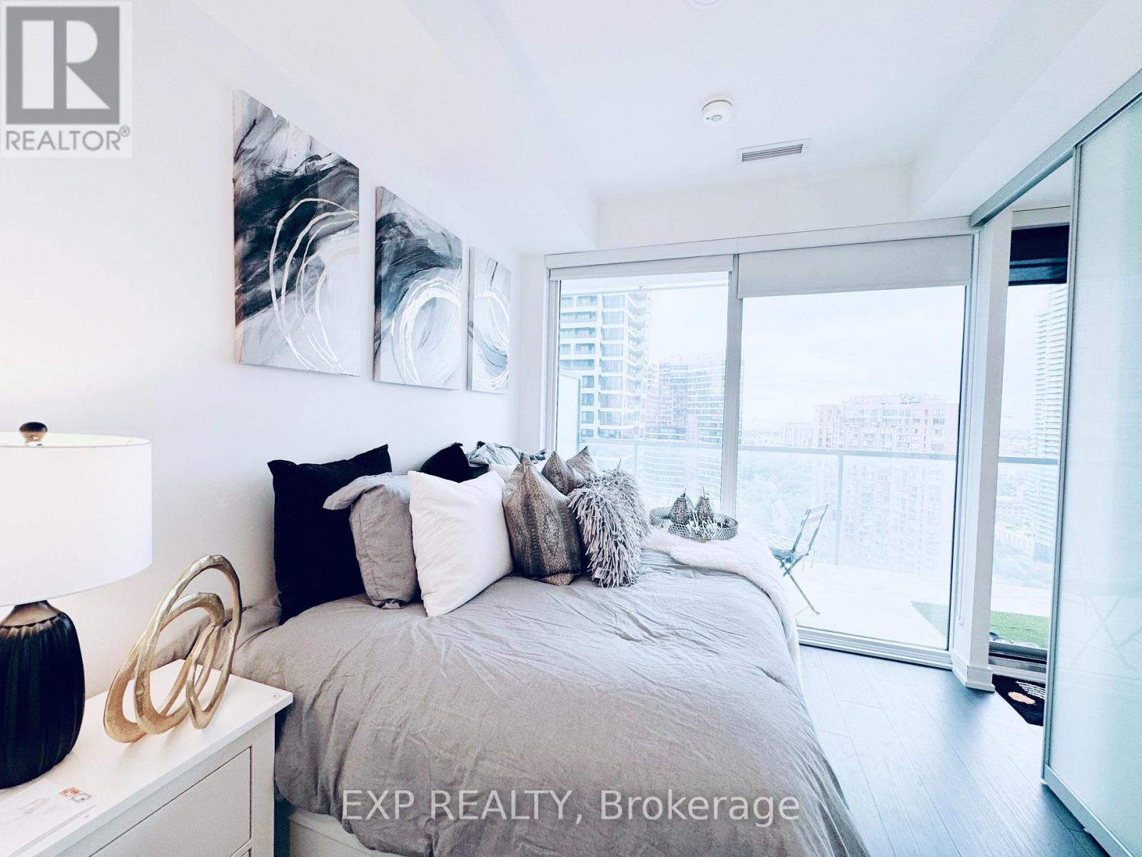 2810 - 3 Gloucester Street, Toronto, Ontario  M4Y 0C6 - Photo 5 - C13477214