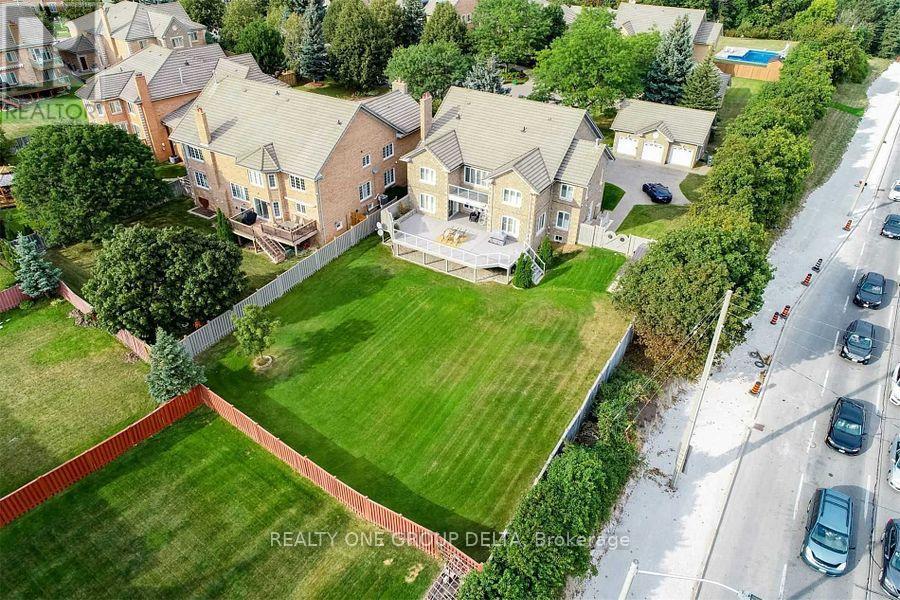 1918 Royal Credit Boulevard, Mississauga, Ontario  L5M 4Y1 - Photo 2 - W13477222
