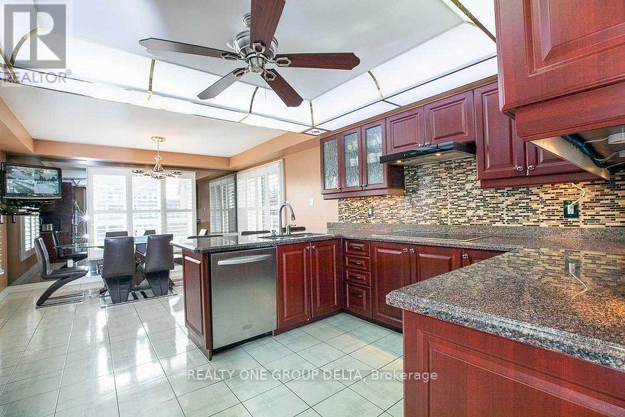 1918 Royal Credit Boulevard, Mississauga, Ontario  L5M 4Y1 - Photo 9 - W13477222