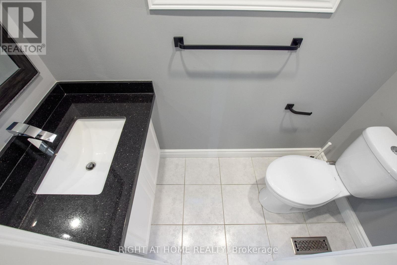 1811 Creek Way, Burlington, Ontario  L7L 6R1 - Photo 18 - W13477236
