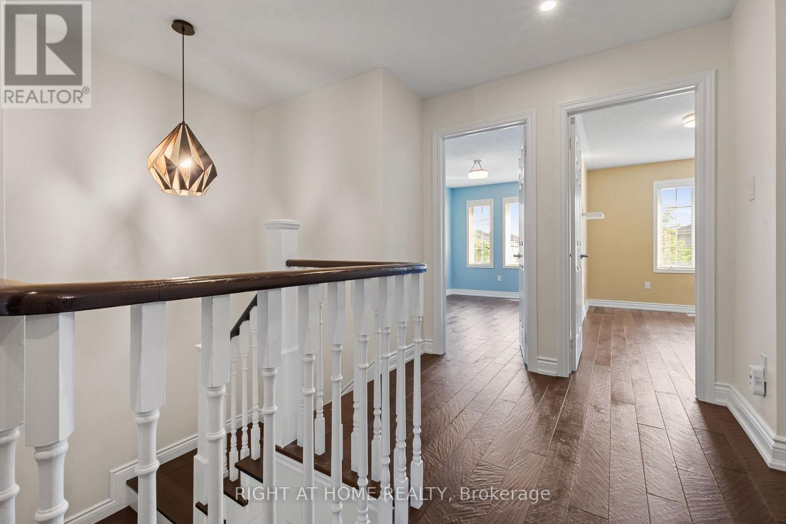 1811 Creek Way, Burlington, Ontario  L7L 6R1 - Photo 20 - W13477236
