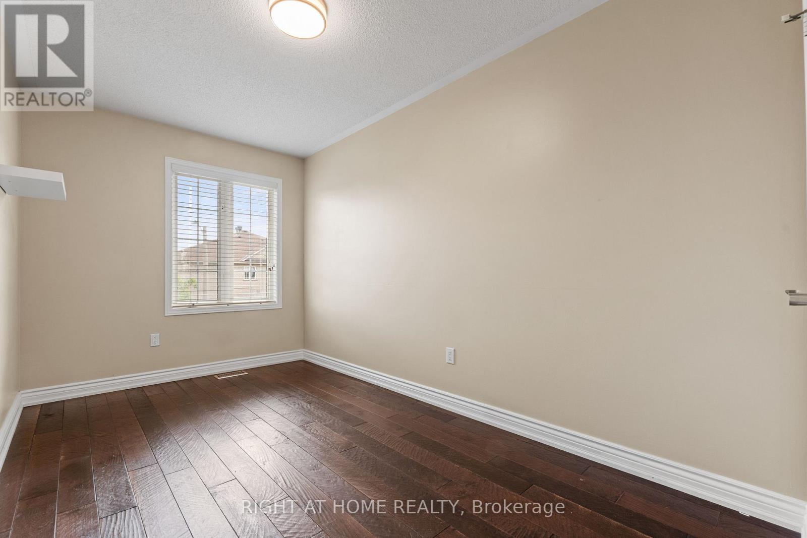 1811 Creek Way, Burlington, Ontario  L7L 6R1 - Photo 23 - W13477236