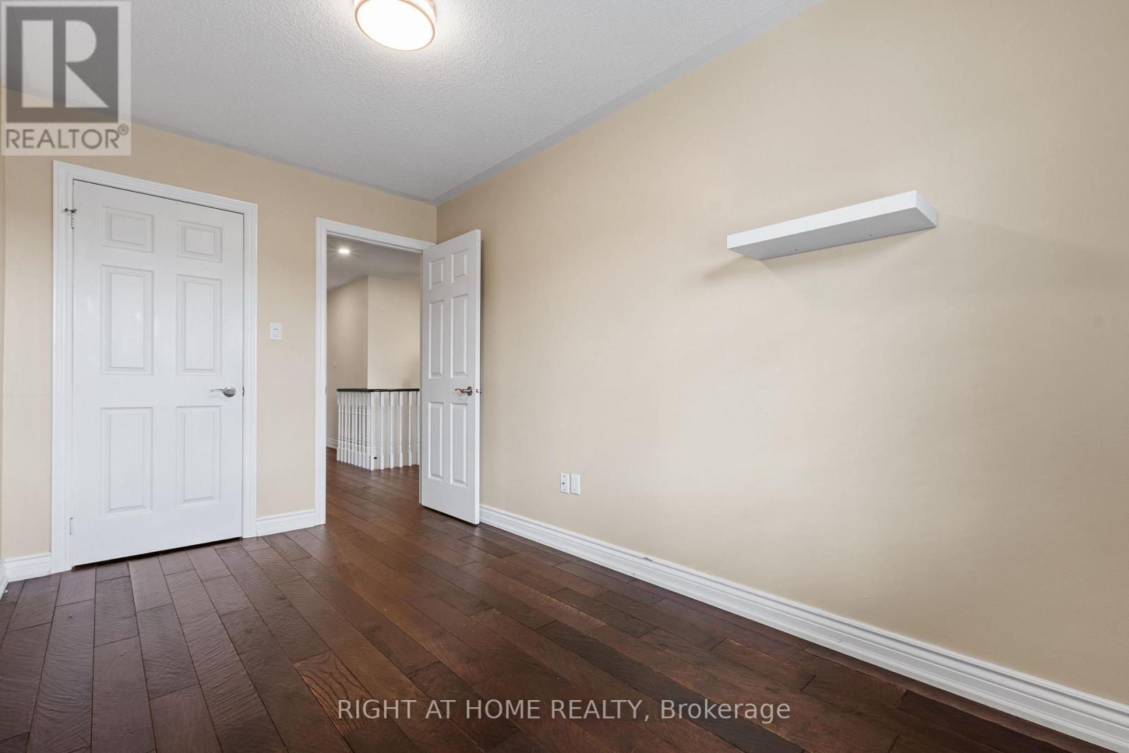 1811 Creek Way, Burlington, Ontario  L7L 6R1 - Photo 24 - W13477236