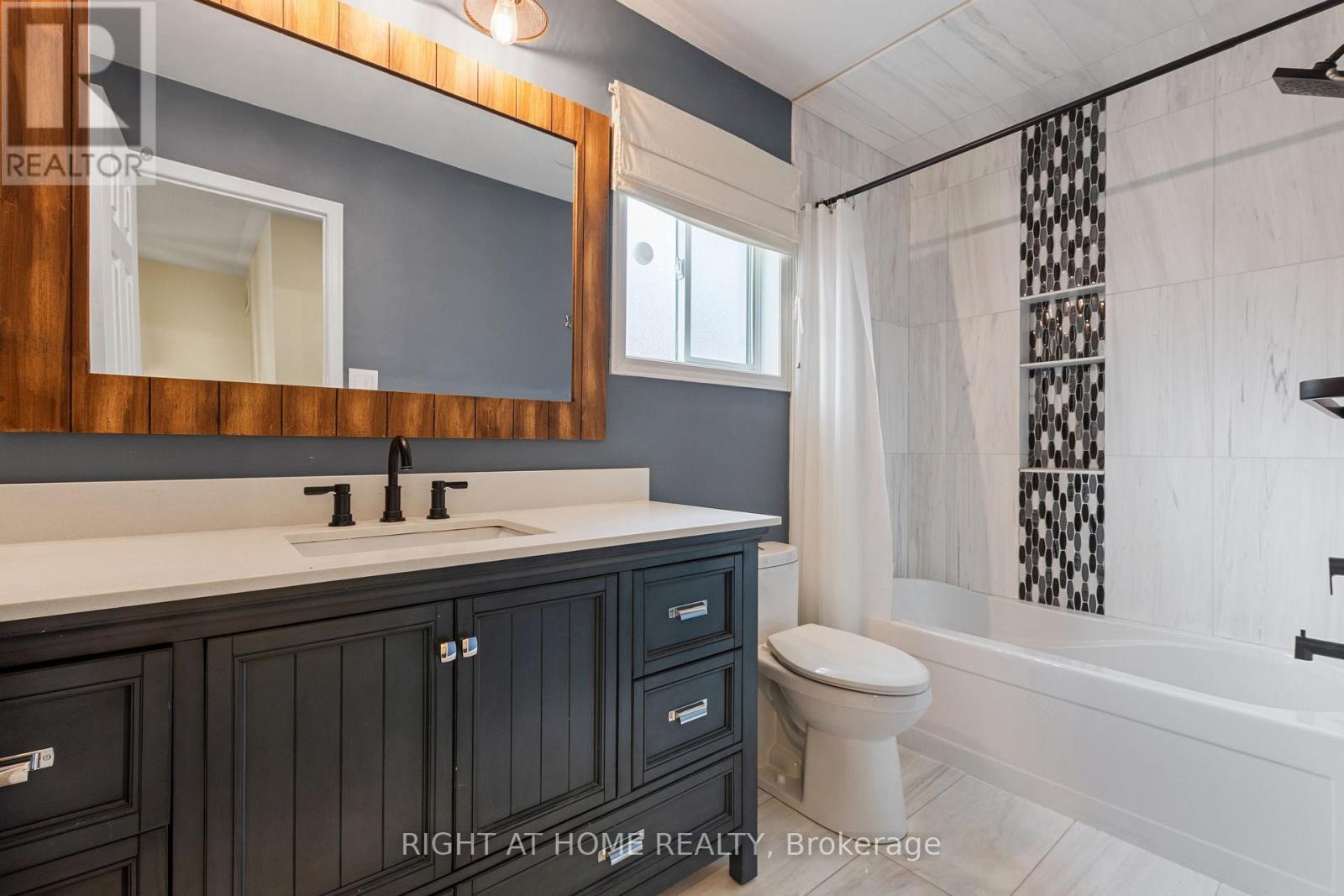 1811 Creek Way, Burlington, Ontario  L7L 6R1 - Photo 25 - W13477236