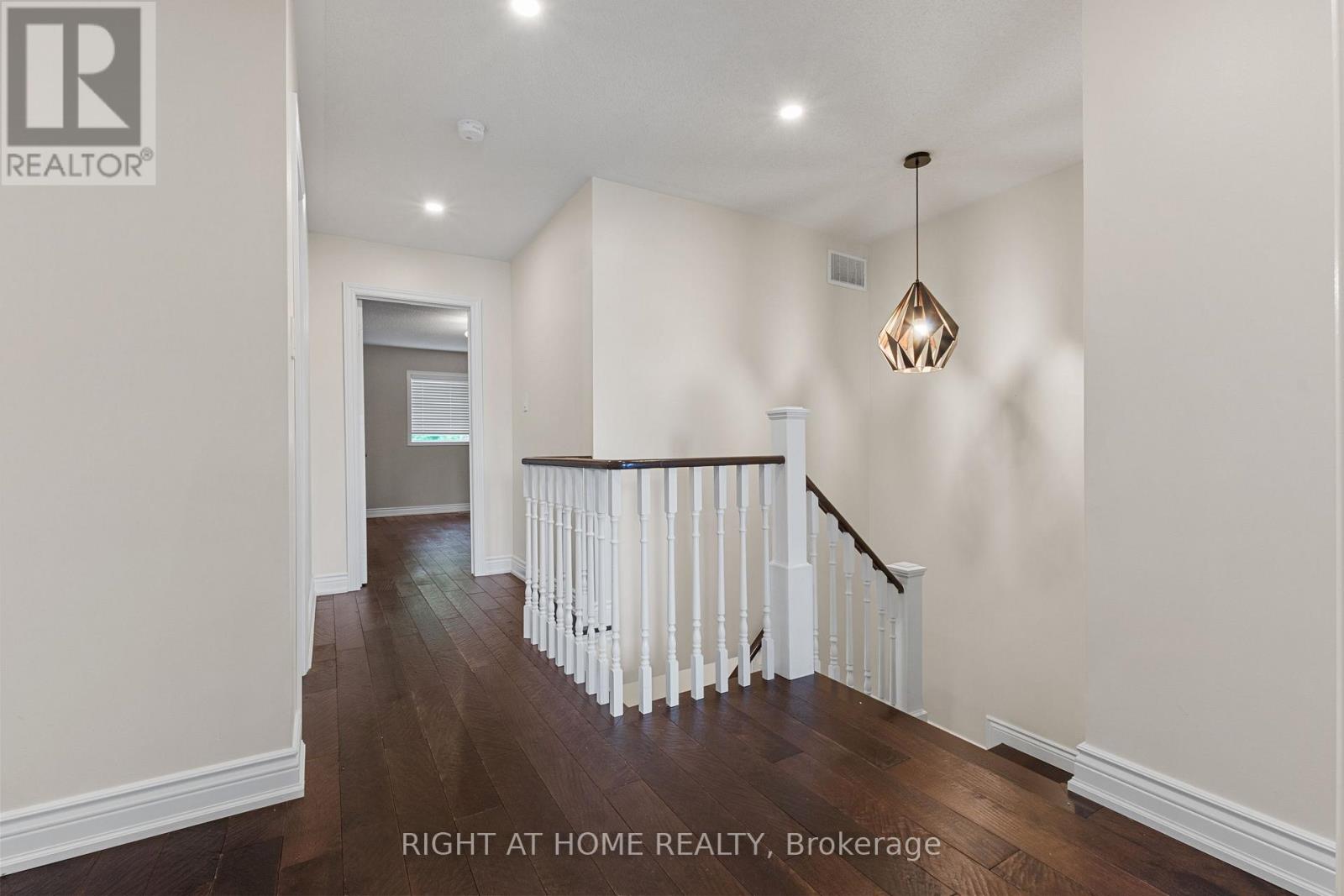 1811 Creek Way, Burlington, Ontario  L7L 6R1 - Photo 26 - W13477236