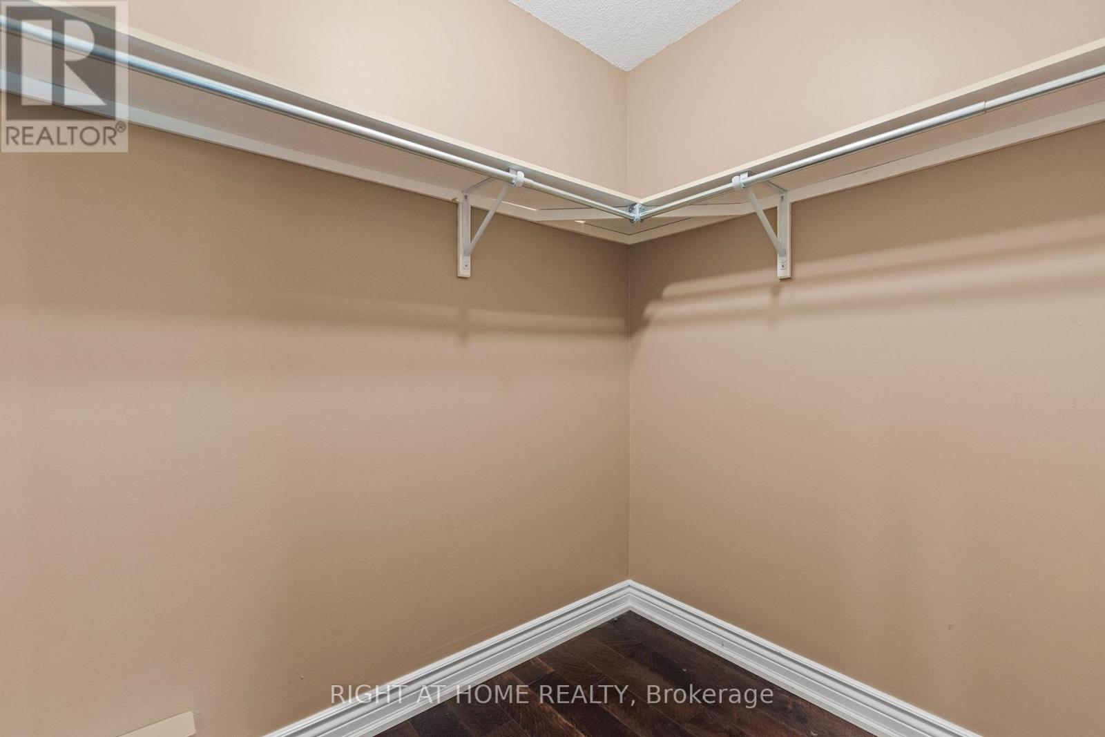 1811 Creek Way, Burlington, Ontario  L7L 6R1 - Photo 31 - W13477236