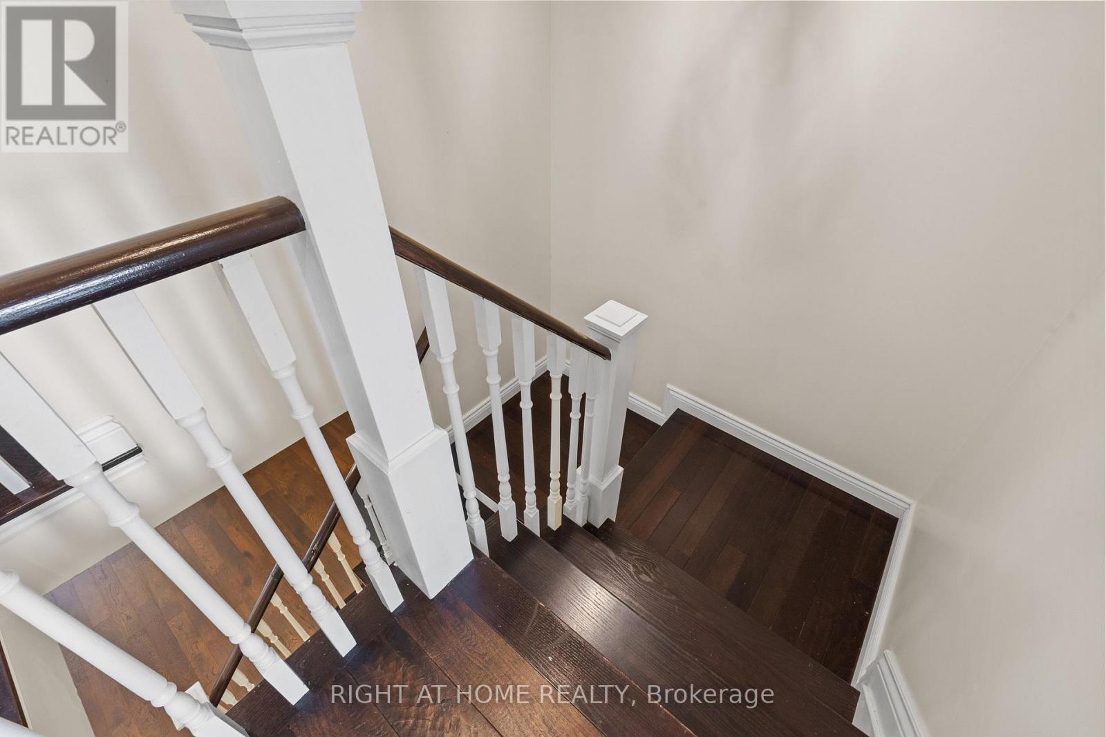 1811 Creek Way, Burlington, Ontario  L7L 6R1 - Photo 32 - W13477236