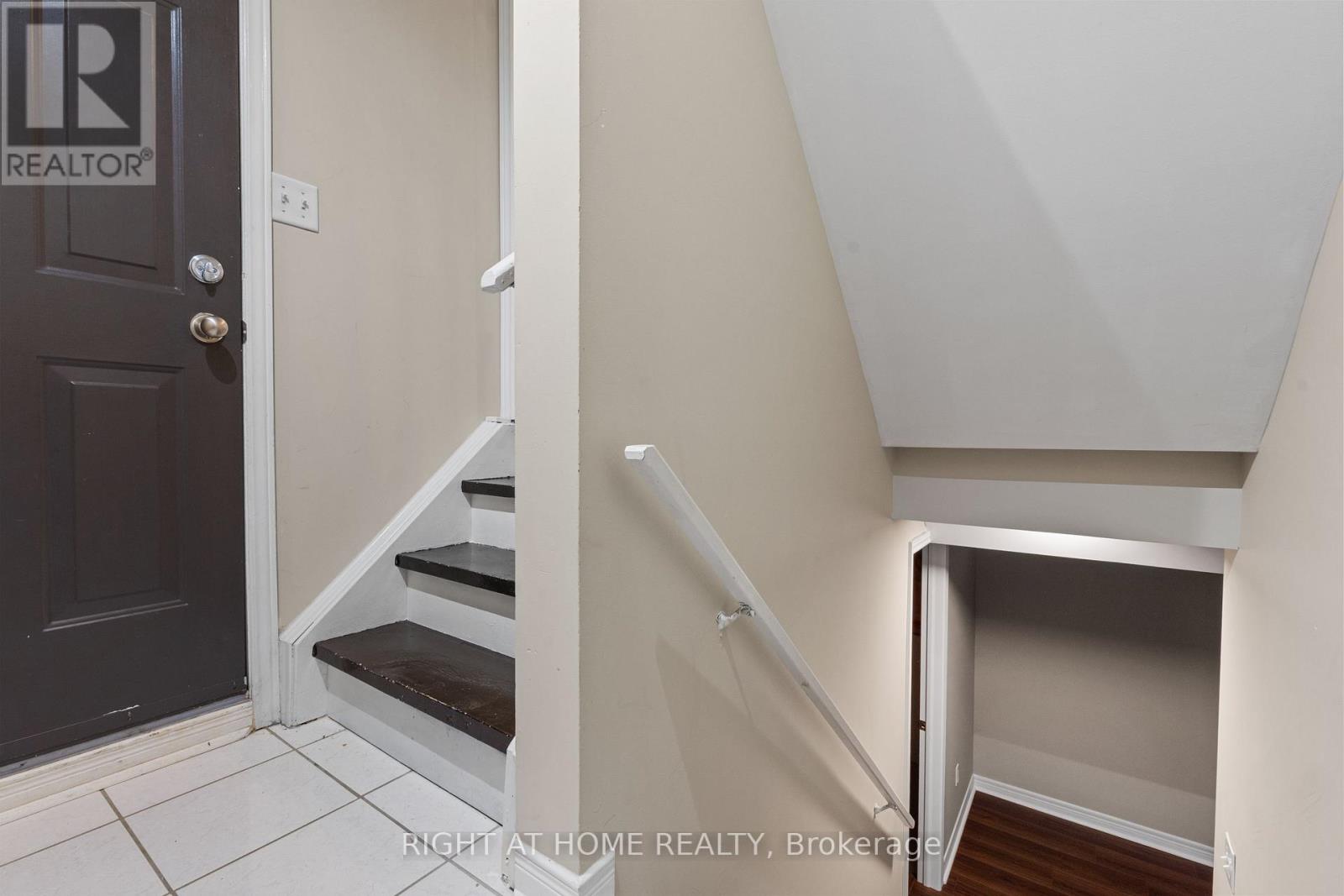 1811 Creek Way, Burlington, Ontario  L7L 6R1 - Photo 34 - W13477236