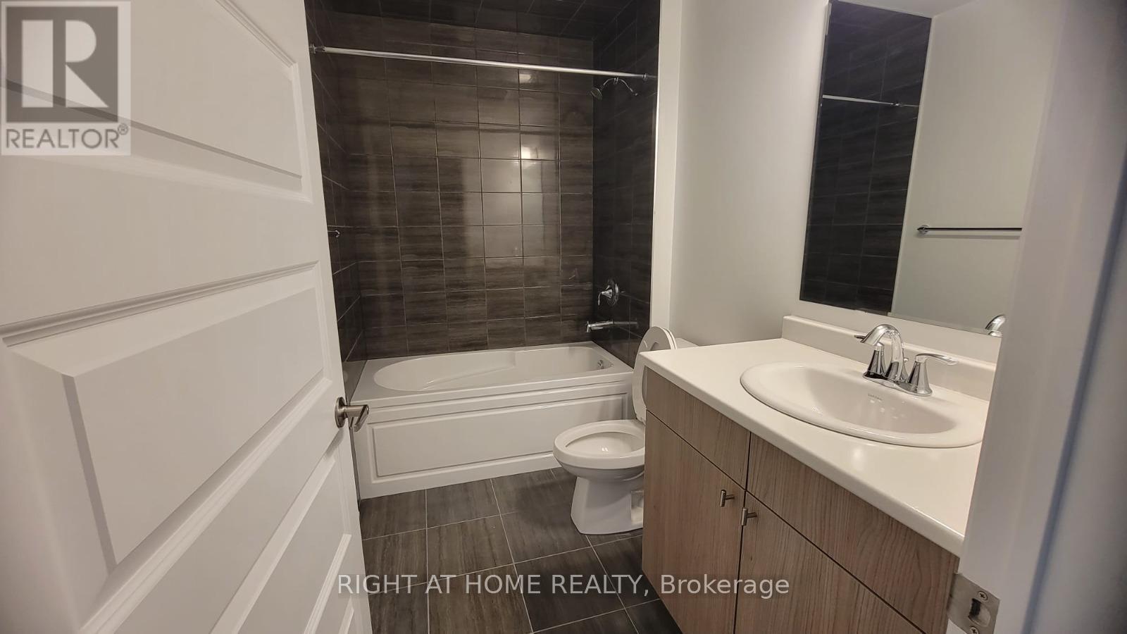 118 - 470 Gordon Krantz Avenue, Milton, Ontario  L9E 1Z3 - Photo 13 - W13477256
