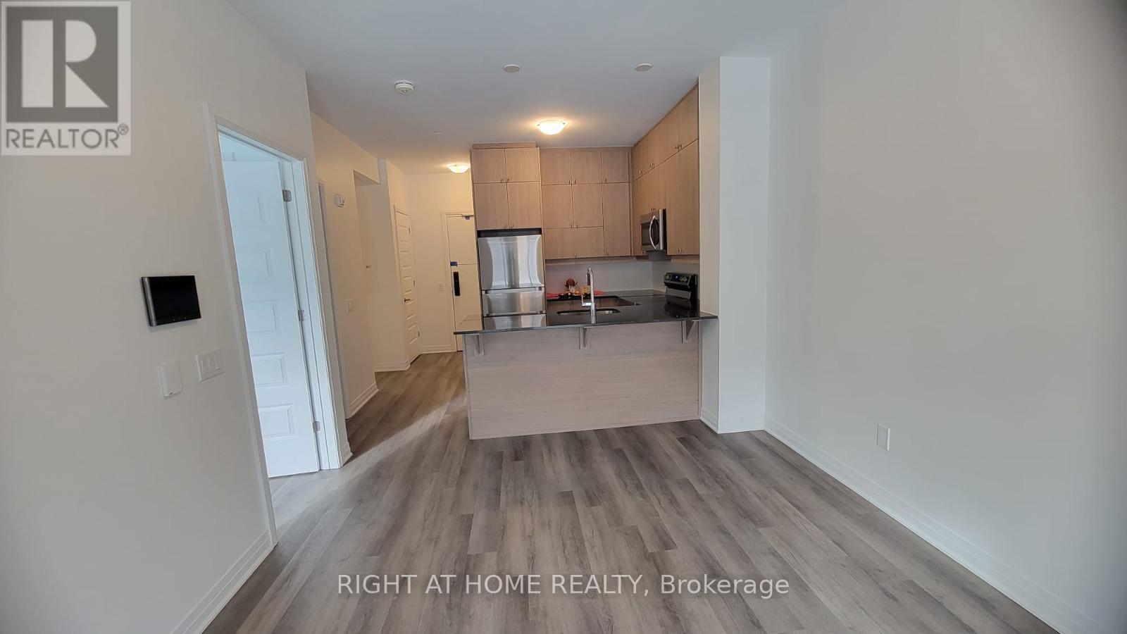 118 - 470 Gordon Krantz Avenue, Milton, Ontario  L9E 1Z3 - Photo 2 - W13477256