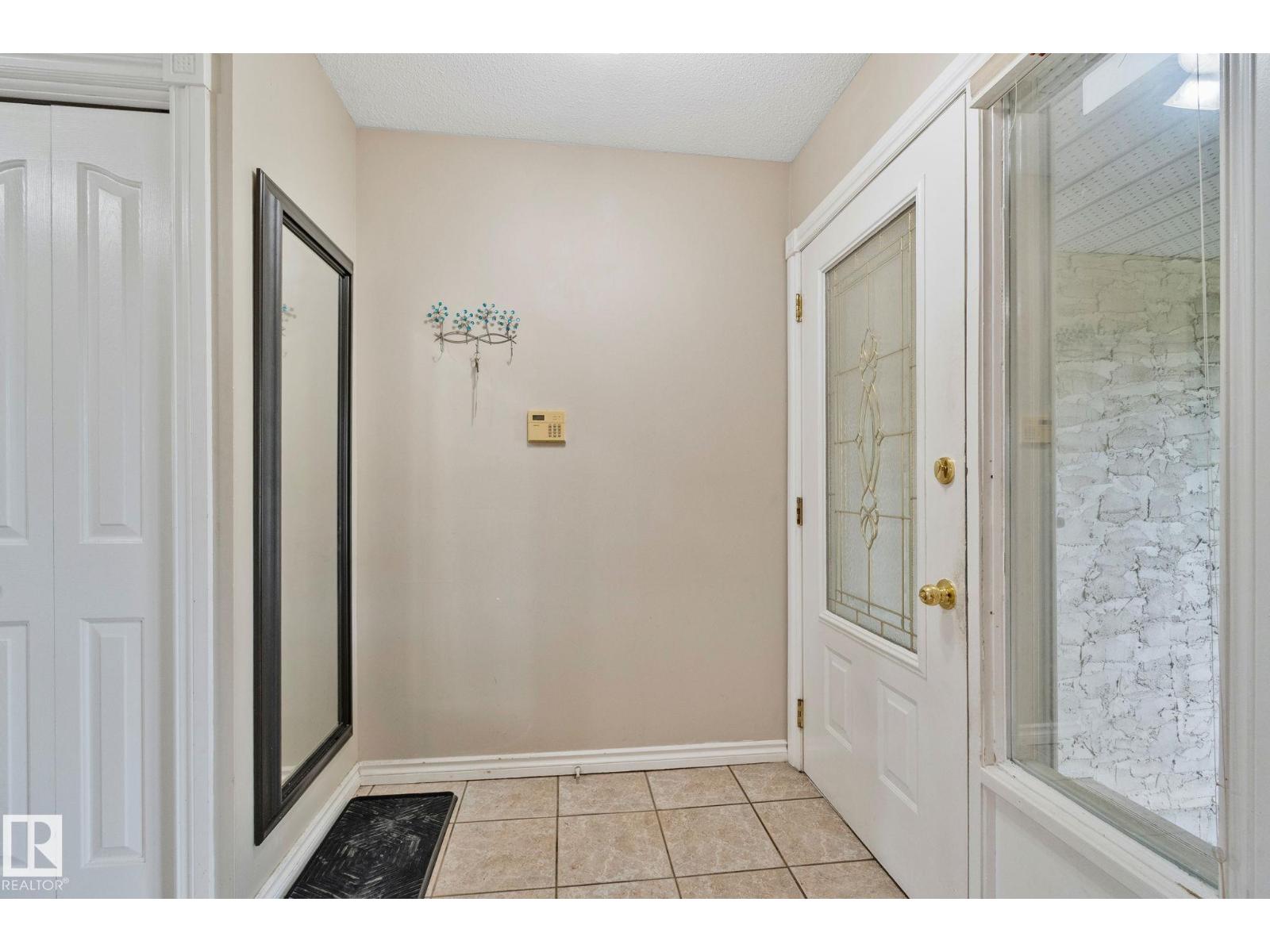 18605 86a Av NW, Edmonton, Alberta  T5T 1J5 - Photo 2 - E4494796