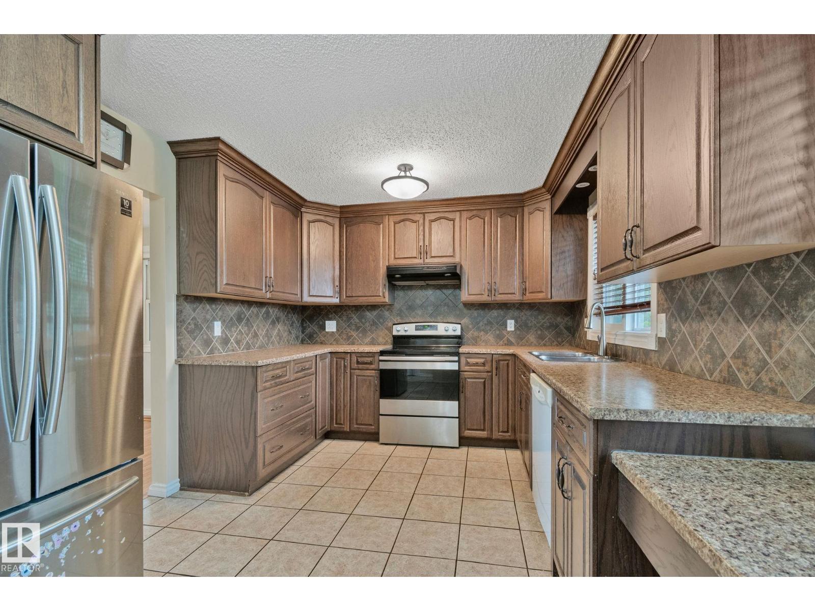 18605 86a Av NW, Edmonton, Alberta  T5T 1J5 - Photo 12 - E4494796