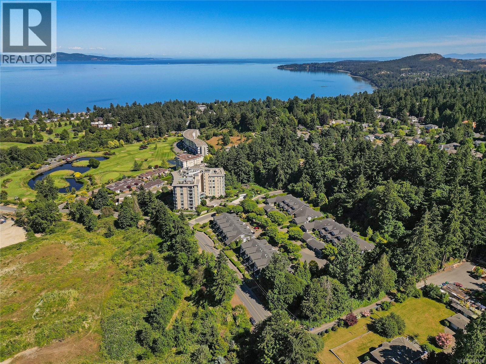 770 Hill Rise Lane, Saanich, British Columbia  V8Y 3K2 - Photo 3 - 1041128