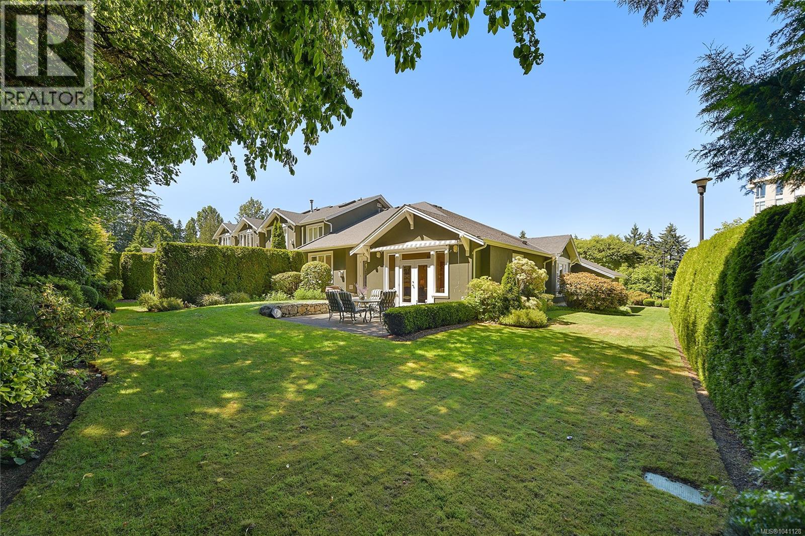 770 Hill Rise Lane, Saanich, British Columbia  V8Y 3K2 - Photo 53 - 1041128