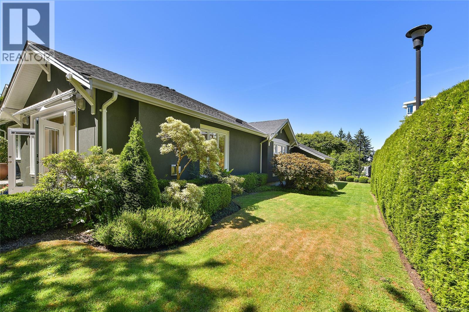 770 Hill Rise Lane, Saanich, British Columbia  V8Y 3K2 - Photo 65 - 1041128
