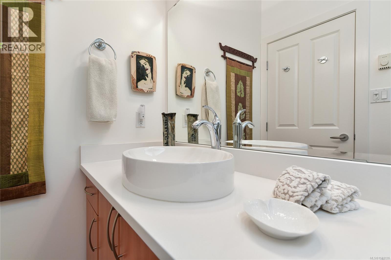 770 Hill Rise Lane, Saanich, British Columbia  V8Y 3K2 - Photo 48 - 1041128