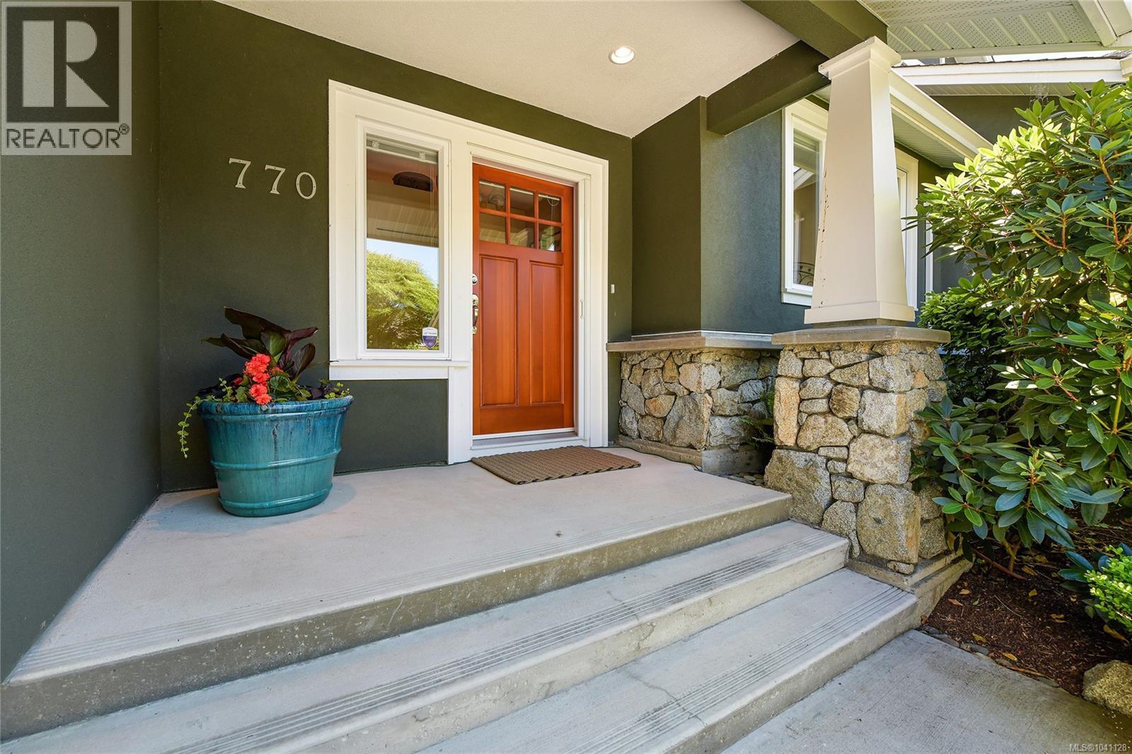 770 Hill Rise Lane, Saanich, British Columbia  V8Y 3K2 - Photo 6 - 1041128