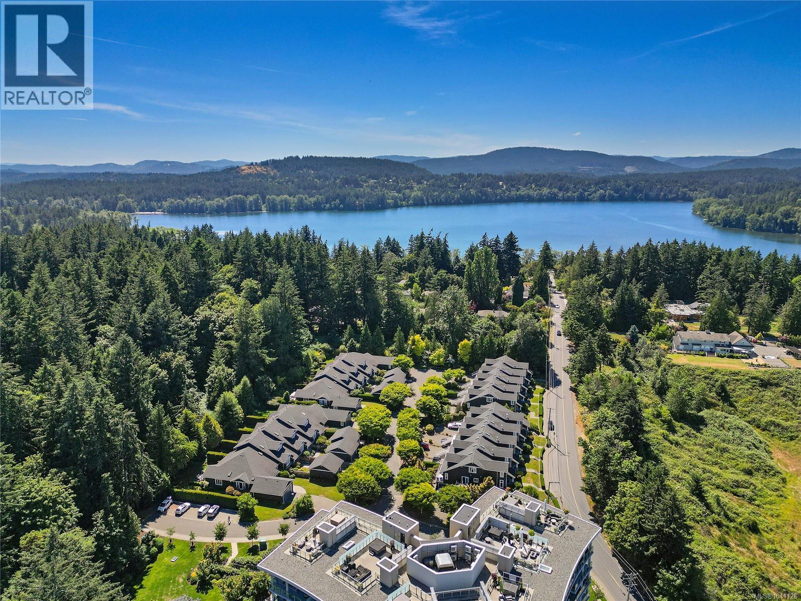 770 Hill Rise Lane, Saanich, British Columbia  V8Y 3K2 - Photo 81 - 1041128