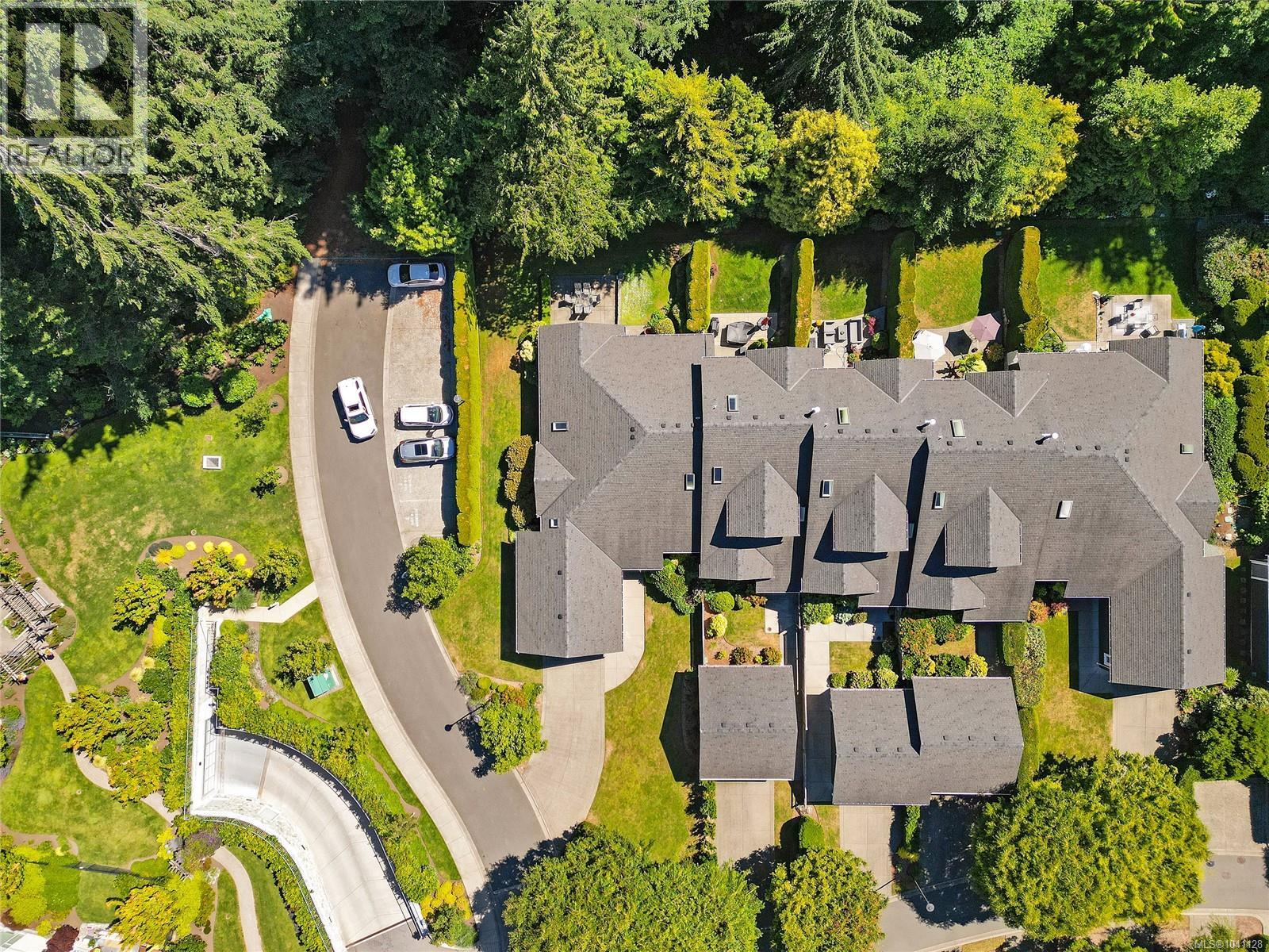 770 Hill Rise Lane, Saanich, British Columbia  V8Y 3K2 - Photo 74 - 1041128