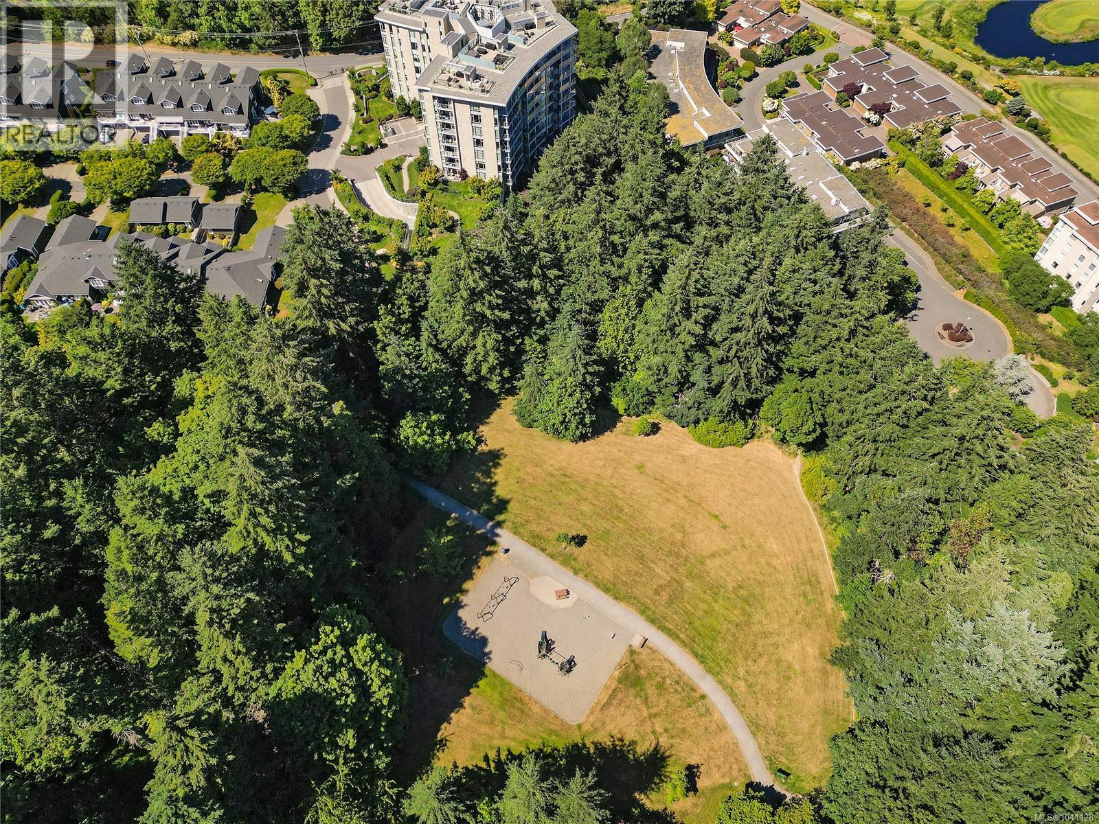 770 Hill Rise Lane, Saanich, British Columbia  V8Y 3K2 - Photo 69 - 1041128