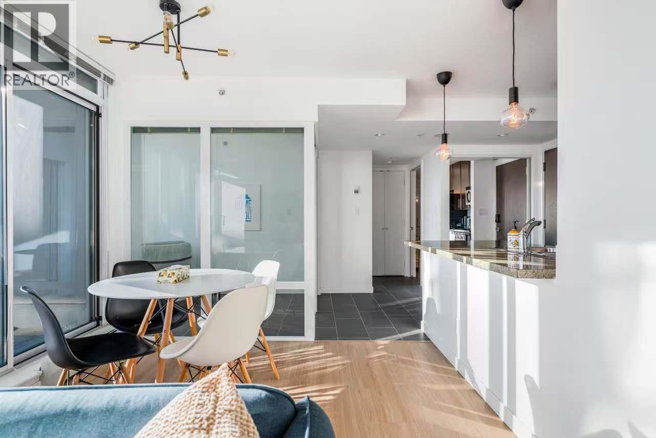 518 618 ABBOTT STREET, Vancouver, British Columbia