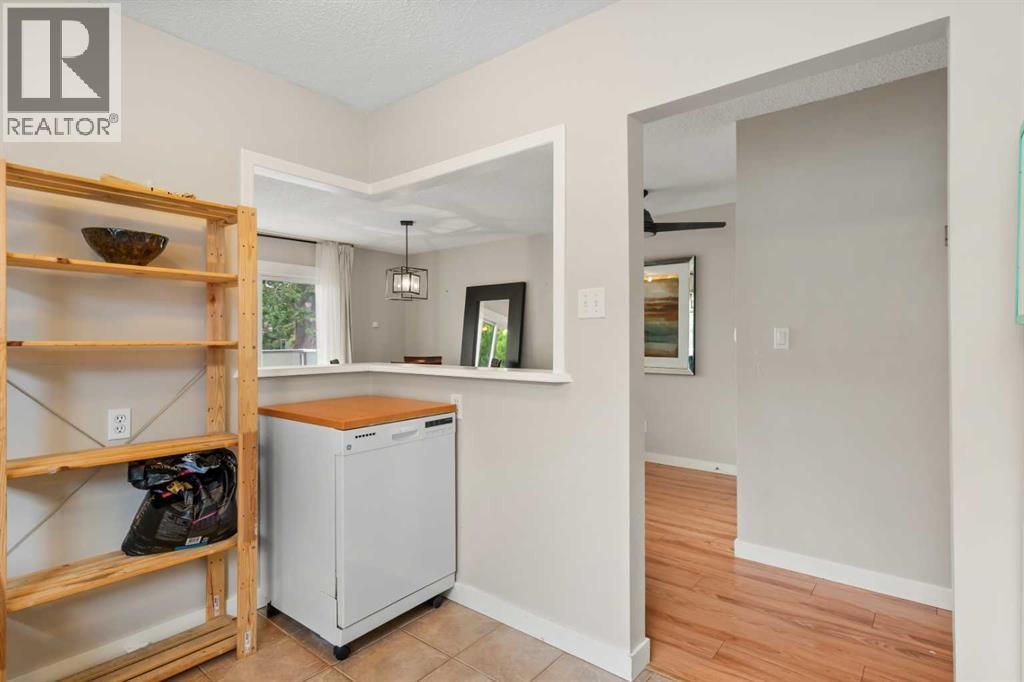 2530 16a Street Nw, Calgary, Alberta  T2M 3R4 - Photo 11 - A2319550
