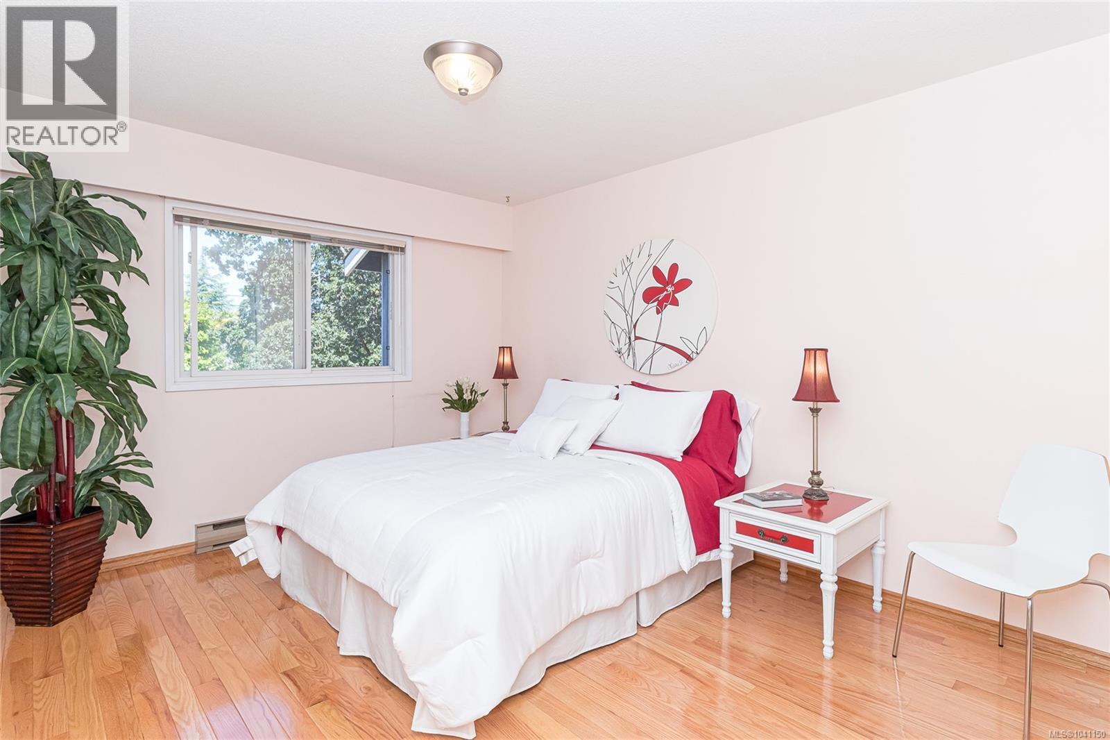 1 4391 Torquay Dr, Saanich, British Columbia V8N 3L3 - Photo 12 - 1041150