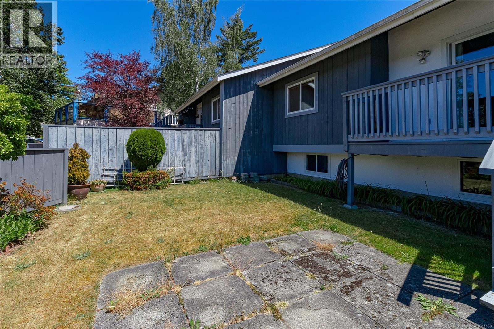 1 4391 Torquay Dr, Saanich, British Columbia V8N 3L3 - Photo 28 - 1041150