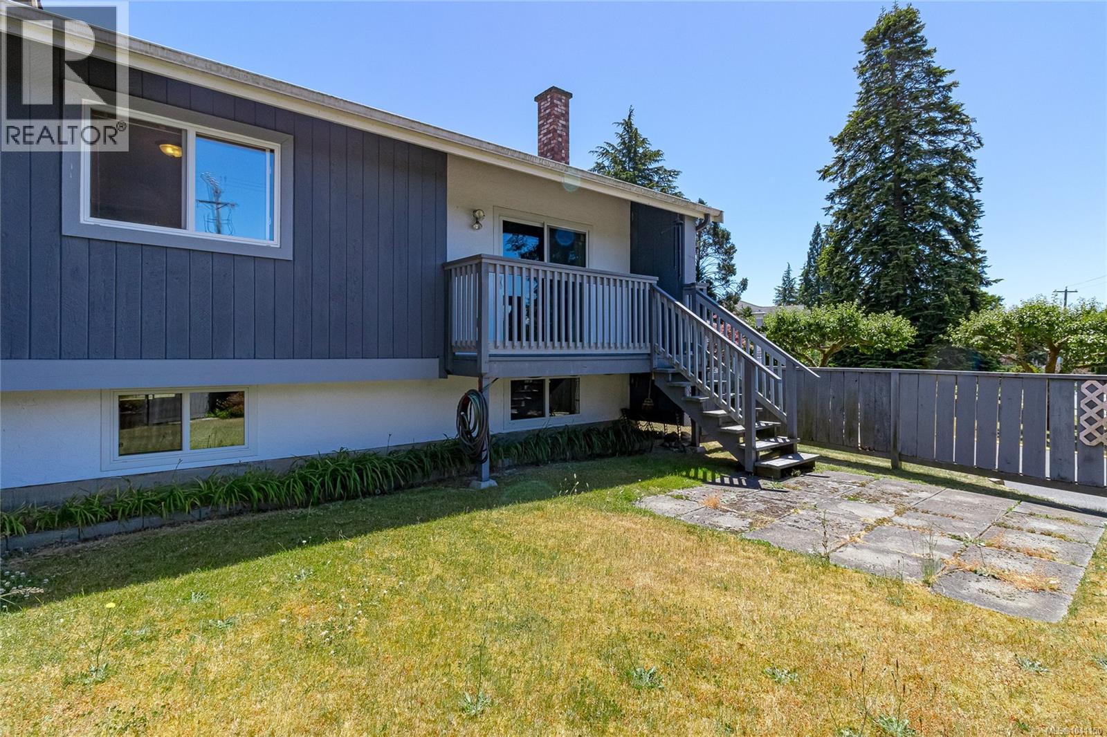 1 4391 Torquay Dr, Saanich, British Columbia V8N 3L3 - Photo 30 - 1041150