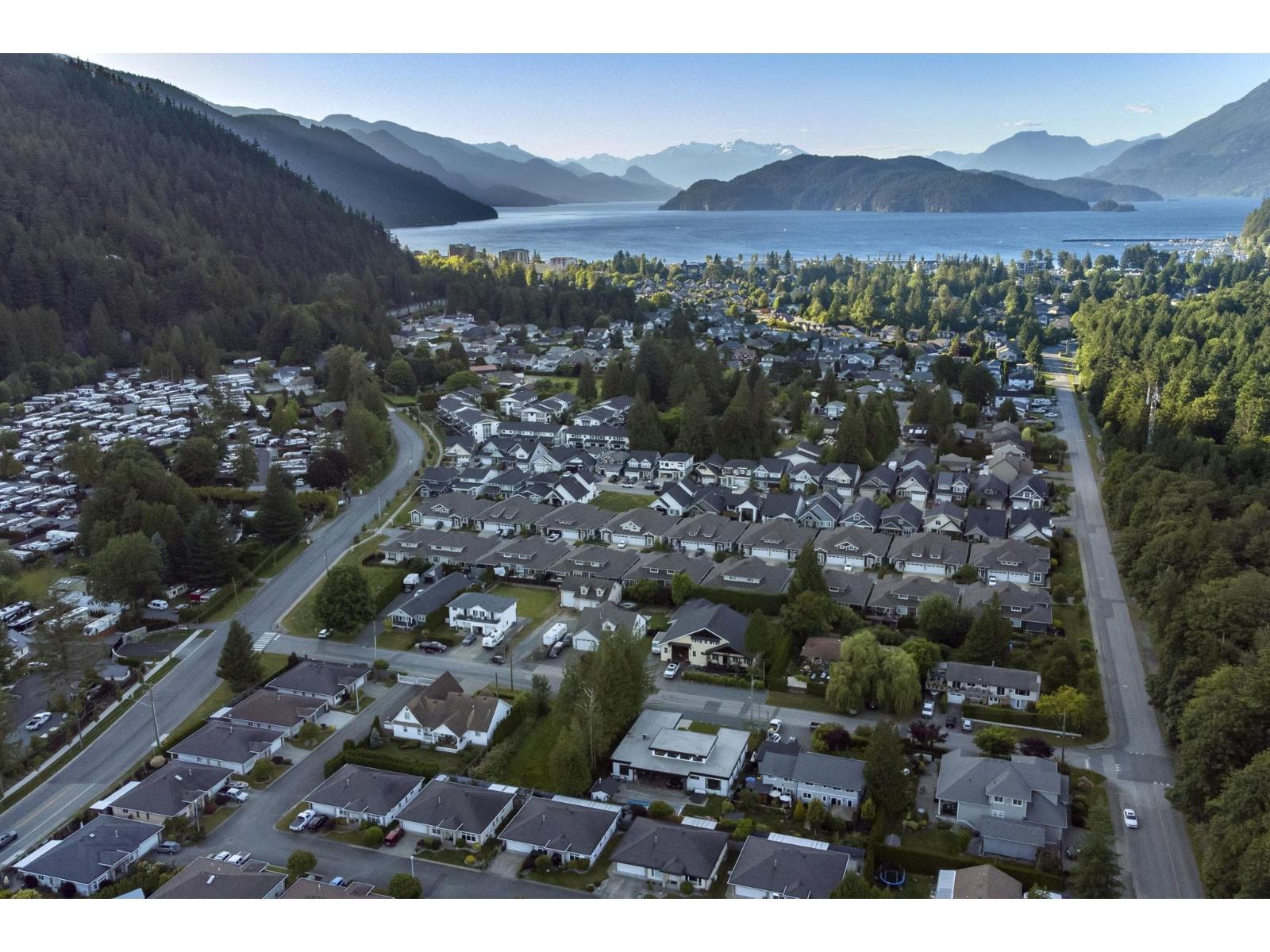 464 Alder Avenue, Harrison Hot Springs, Harrison Hot Springs, British Columbia  V0M 1K0 - Photo 3 - R3138401