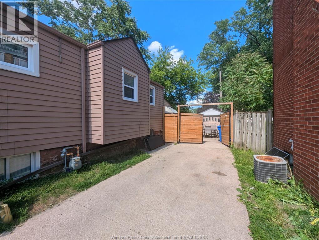 1958 Tourngeau Road, Windsor, Ontario  N8W 4N3 - Photo 8 - 26014720