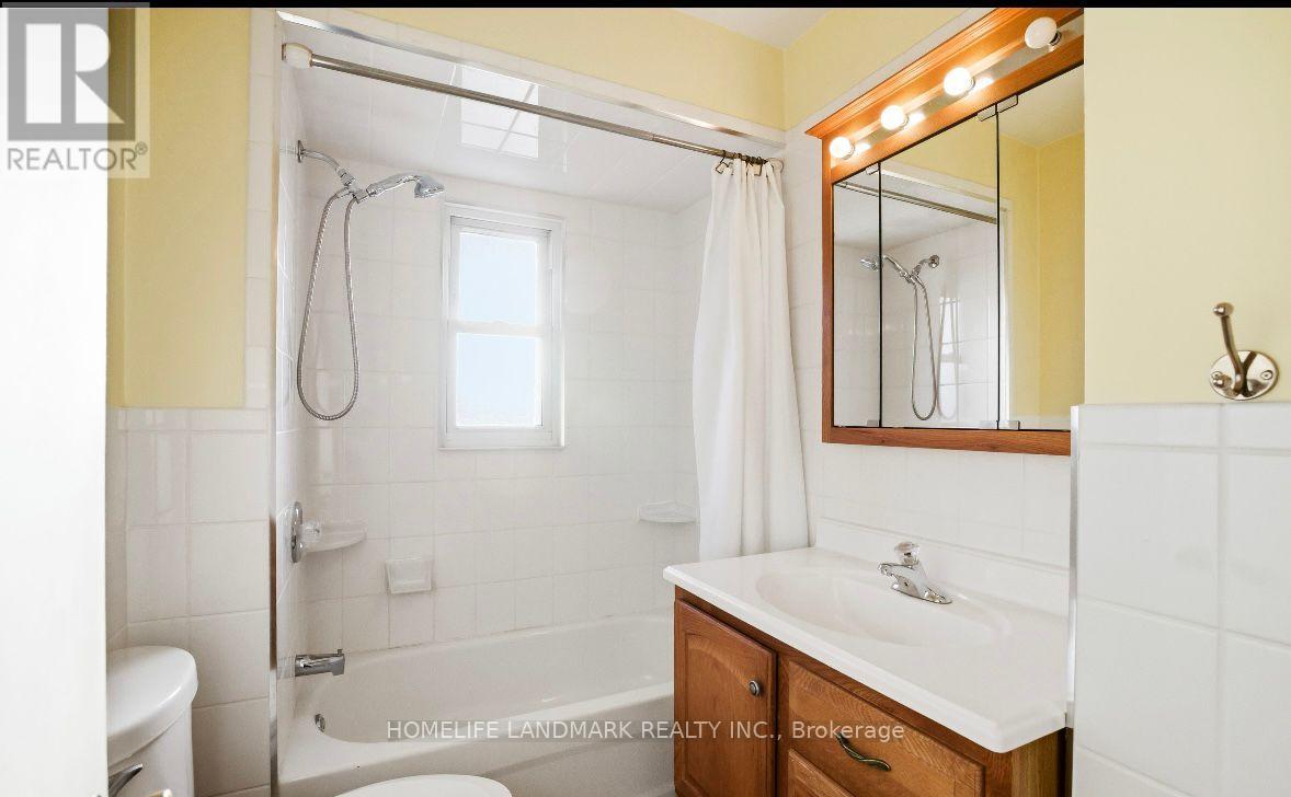Main Floor/upper Level - 344 Nipigon Street, Oshawa, Ontario  L1J 4N9 - Photo 14 - E13477314