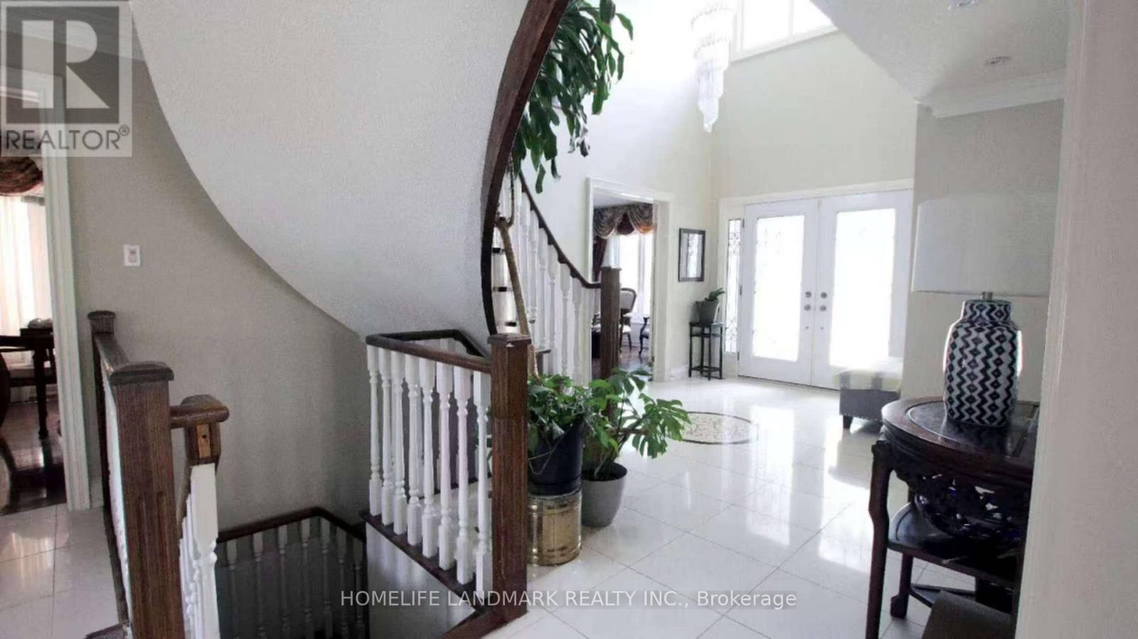 Main - 54 Castleridge Drive, Richmond Hill, Ontario  L4B 1R3 - Photo 4 - N13477340