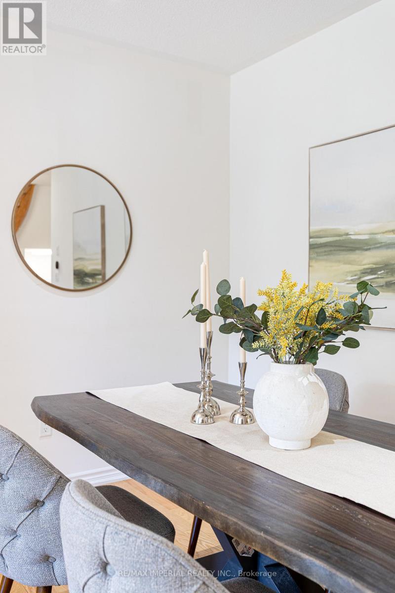 2462 Kwinter Road, Oakville, Ontario  L6M 0K6 - Photo 14 - W13477316