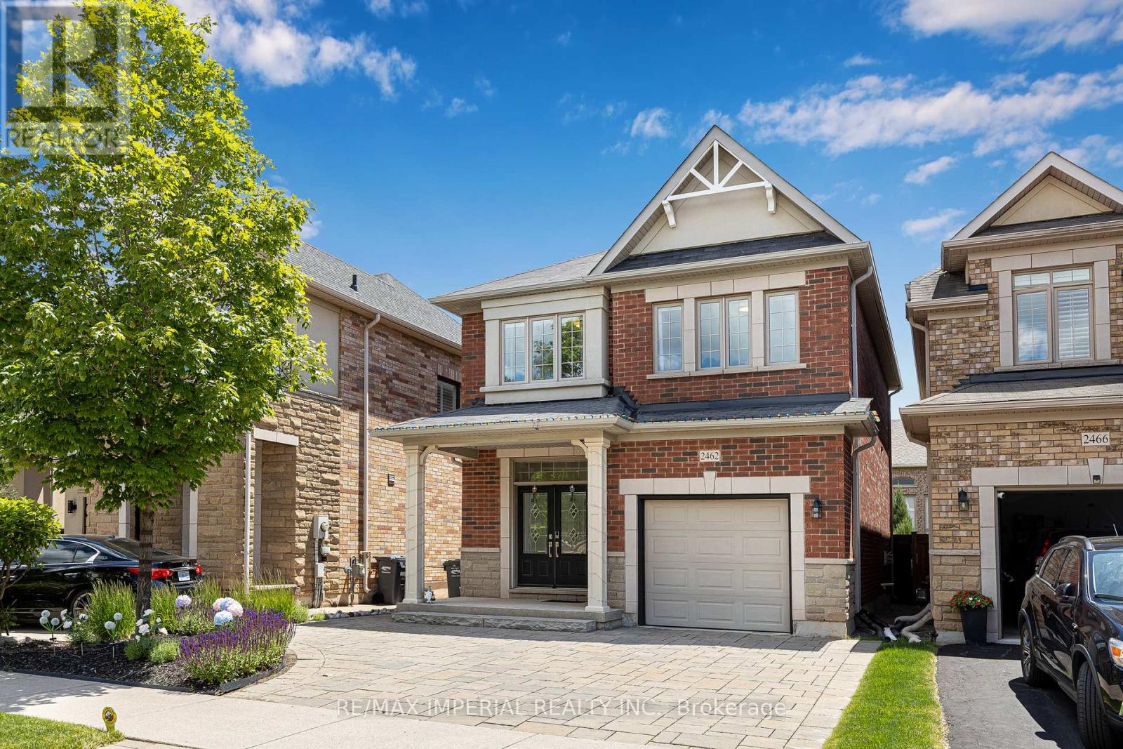 2462 Kwinter Road, Oakville, Ontario  L6M 0K6 - Photo 2 - W13477316