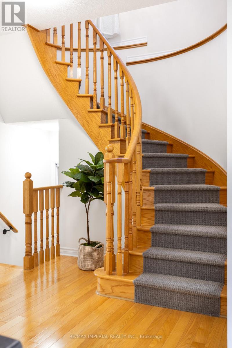 2462 Kwinter Road, Oakville, Ontario  L6M 0K6 - Photo 22 - W13477316